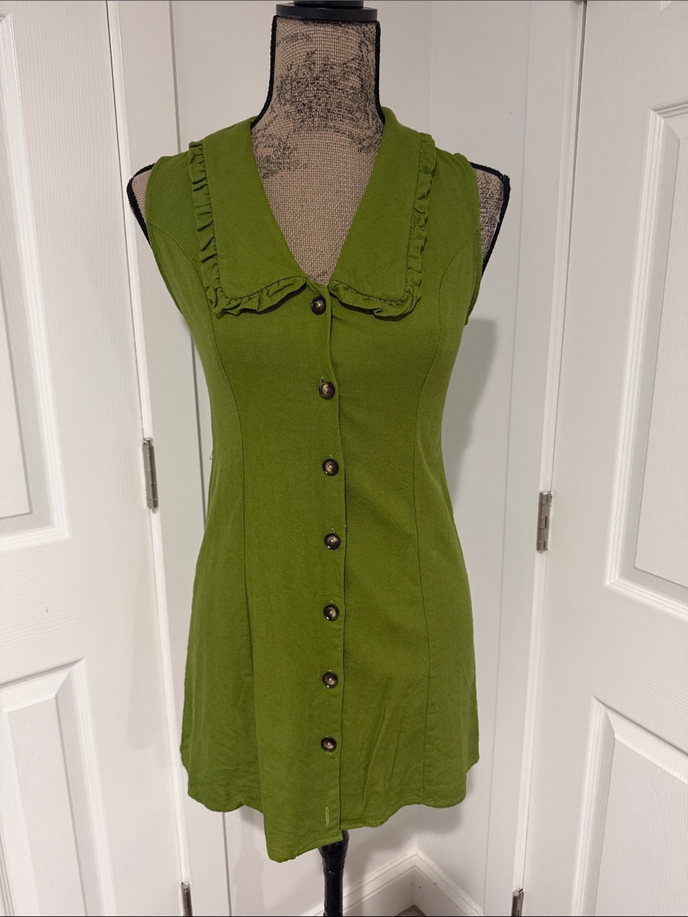 Monteau Olive Green Sleeveless Ruffle-Collar Button Dress